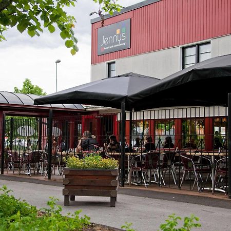 Jennys Hotell Och Restaurang Arvika Exterior foto
